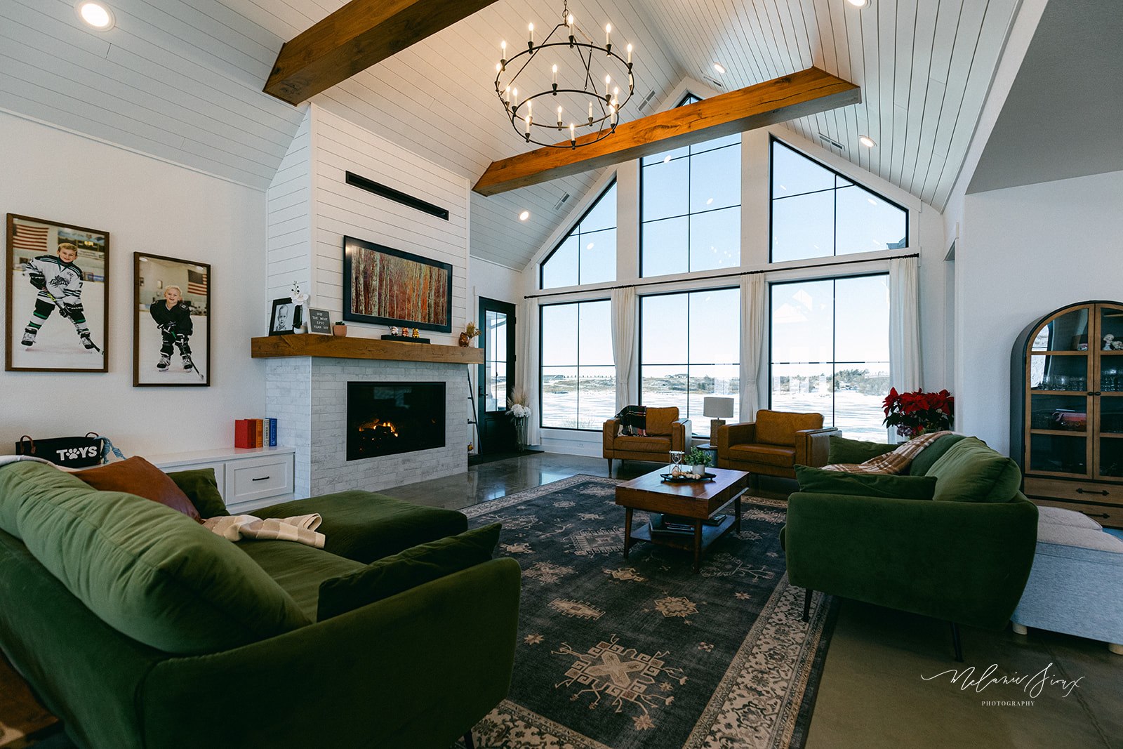 TRANSITIONAL FARMHOUSE