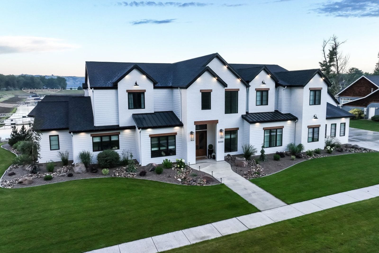 WATERFRONT OASIS